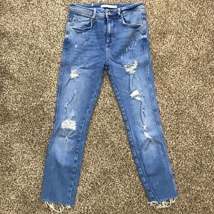 🔺——SOLD. Crop Zara TRF trafaluc blue ripped jeans
